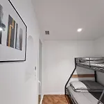 Maison Ping ,en Face Des Arenes