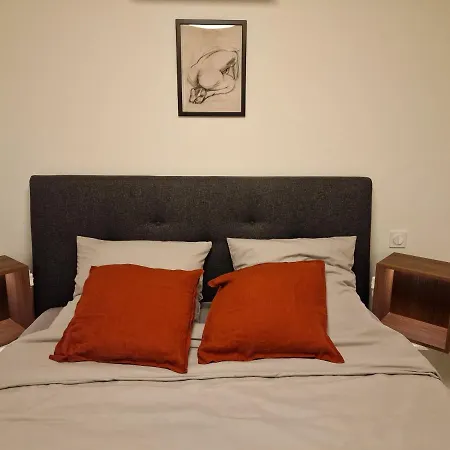 Maison Ping ,en Face Des Arenes Beziers