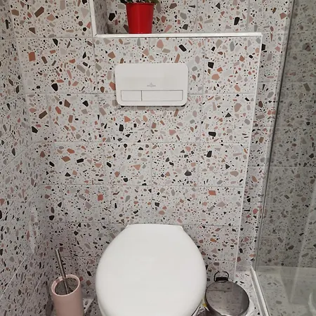 Maison Ping ,en Face Des Arenes Beziers