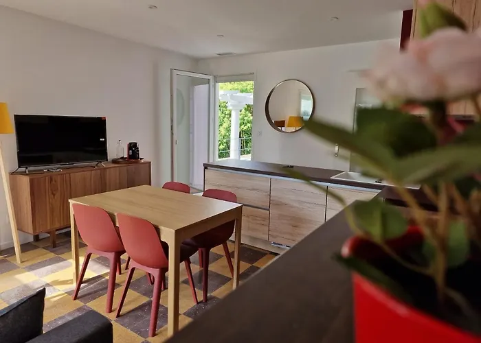 Maison Ping ,en Face Des Arenes Apartamento *