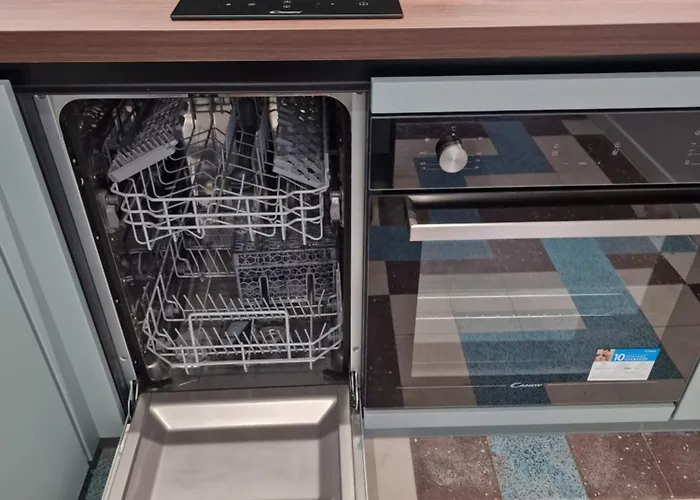 Maison Ping ,en Face Des Arenes Béziers