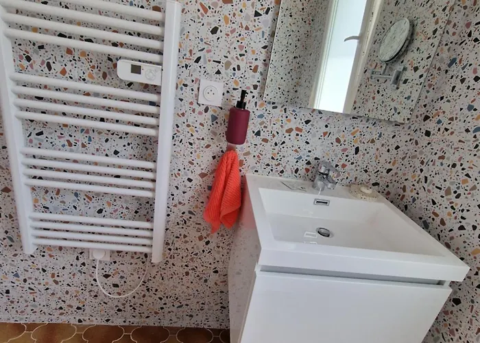 Maison Ping ,en Face Des Arenes * Béziers